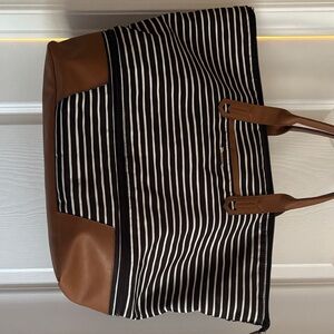 Stella & Dot Black and White Striped Travel Tote with Brown Trim. EUC